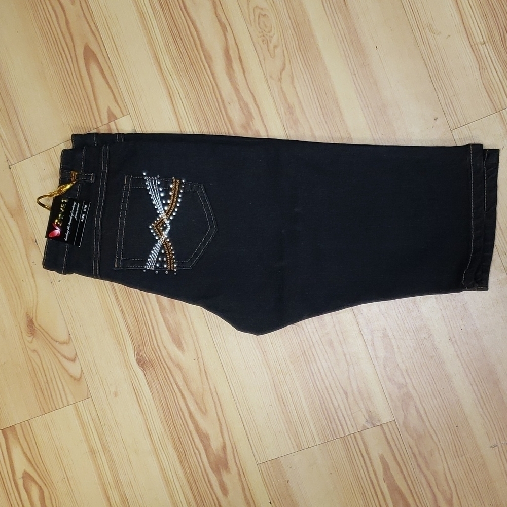 𝅺13/14 Womens Burmuda Back Designer Carpis Black Wash Shorts